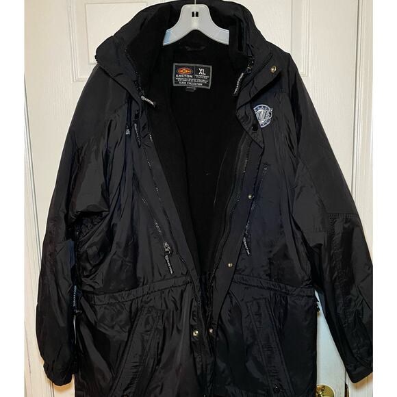 Easton Quad City Blues black Has‎ hood and detachable lining